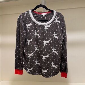 Secret Treasures Gray and Red Heart Print Top